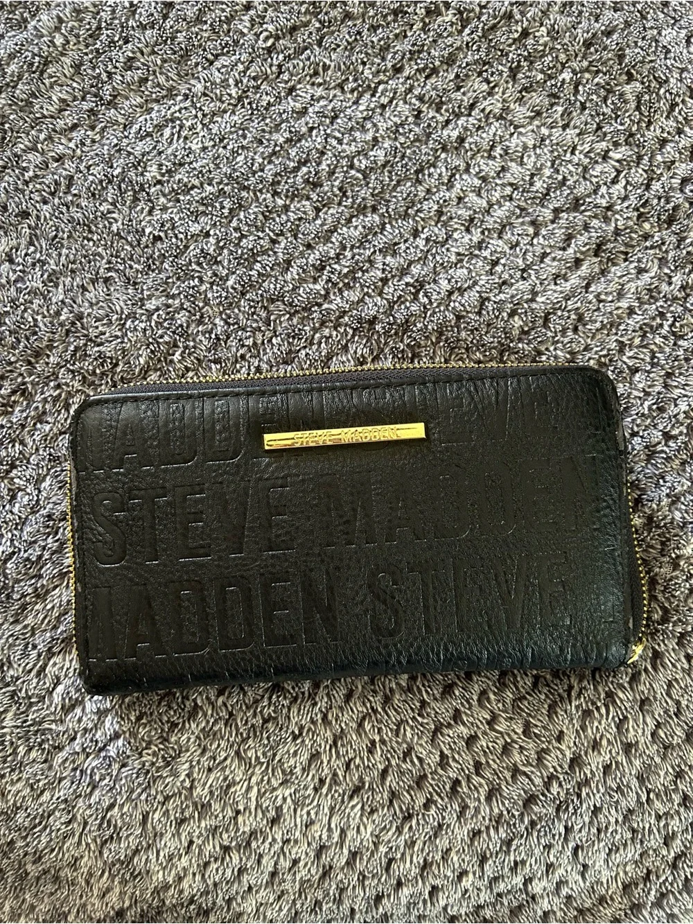 Steve Madden Embossed Black Zip Wallet with Gold Plate